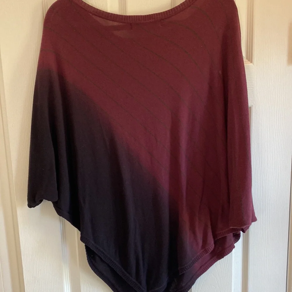 Democracy Knit Ombre Stripe Poncho Style Sweater. Burgundy and Black. Size XL - Picture 5 of 6